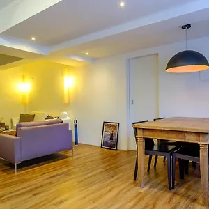 apartamento-recm-reformado-e-bem-decorado.santa-catarina-brasil.com/
