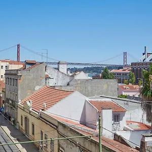 The Economic Apartamento